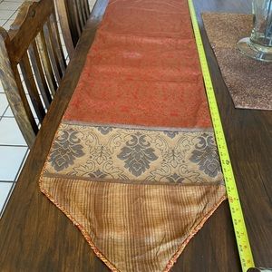 Table Runner
